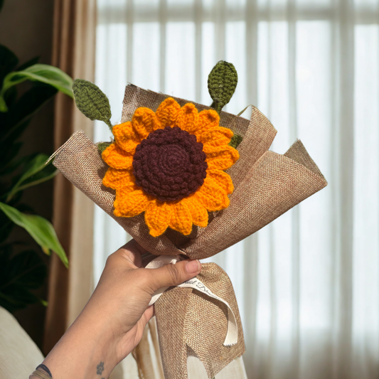 Sunflower bloom bouquet (s)